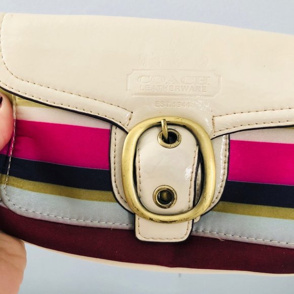 Coach Vintage Wristlest - Picture 5 of 5